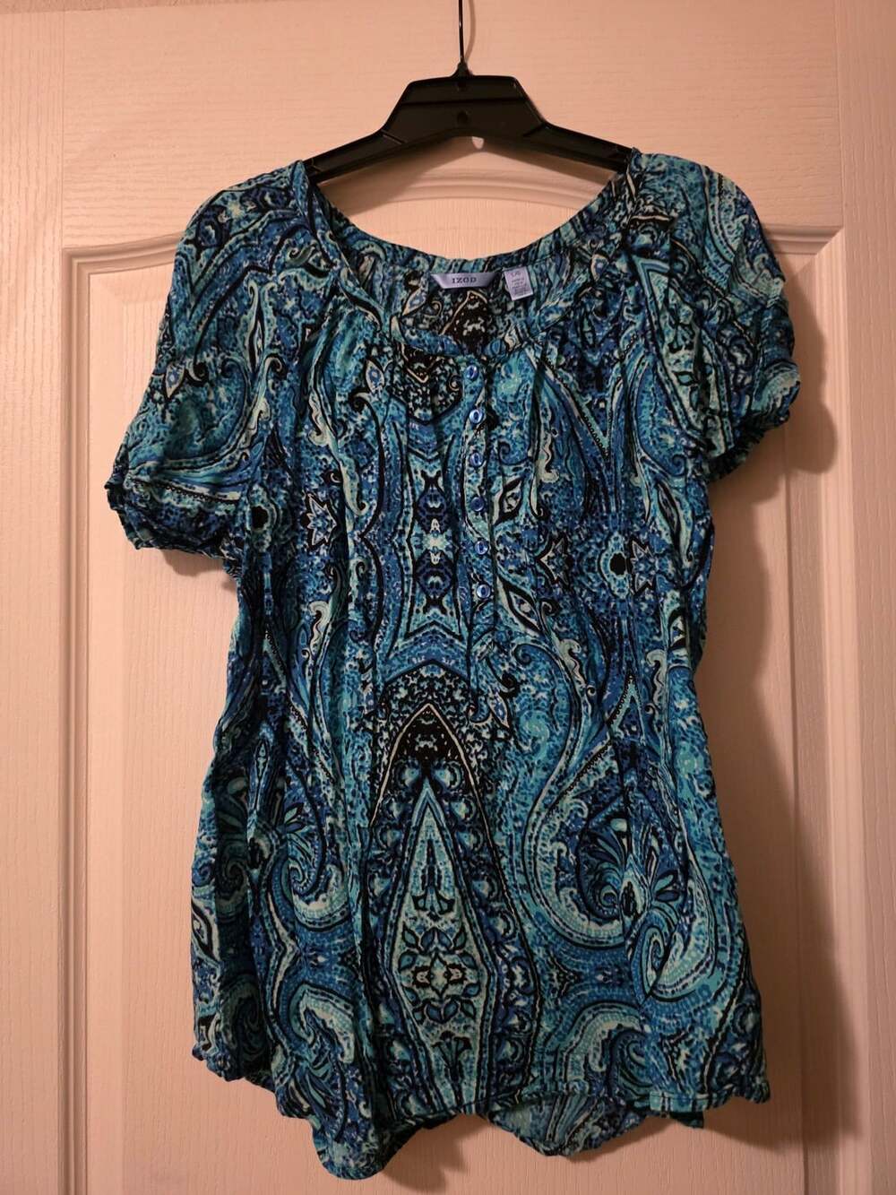 IZOD Women's Blue Paisley Short Sleeve Button-Down Top Size Large.